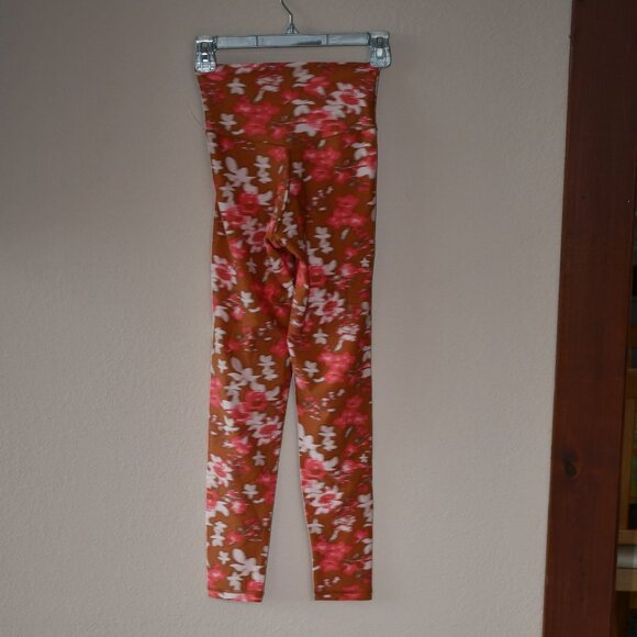 Offline by Aerie Real Me Multicolor Floral Fold over 7/8 Leggings Hi Rise Size M - Picture 5 of 6